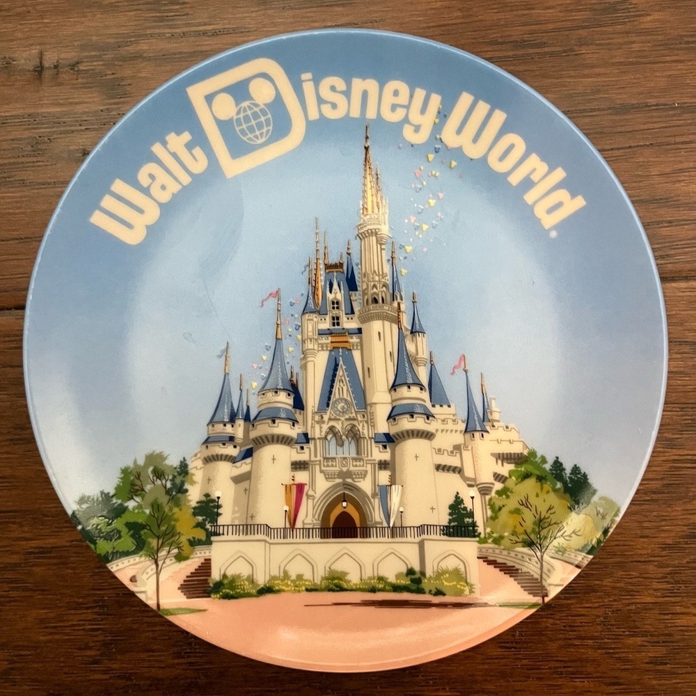 VINTAGE Disney World Collector’s Plate Cinderella’s Castle 6.5” Round Japan